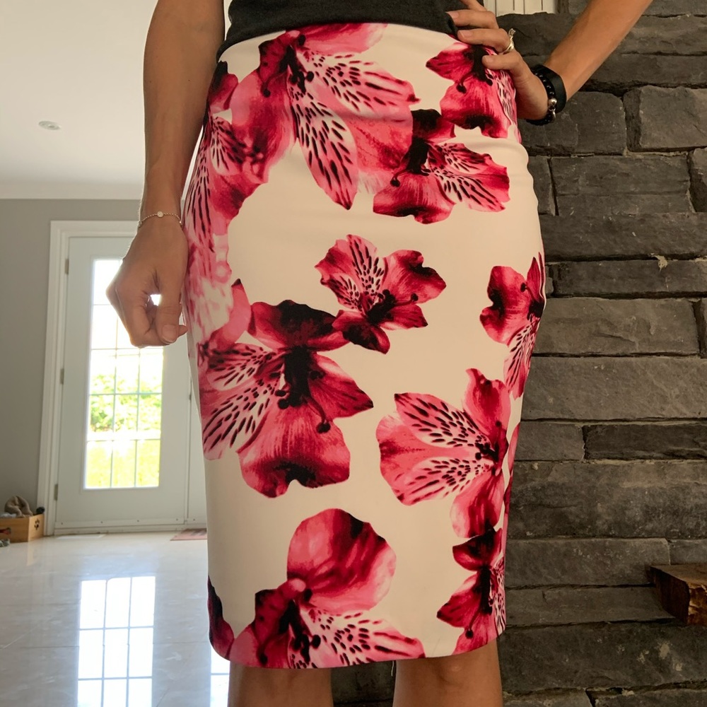 Le chateau flower stretchy skirt
